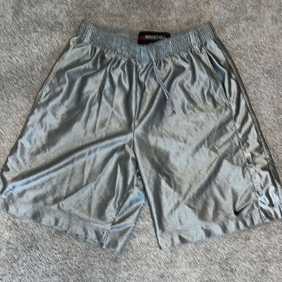 Nike 2 pocket Silver lined Long 9 1/2” basketball athletic gym workout shorts 2X - Picture 1 of 5